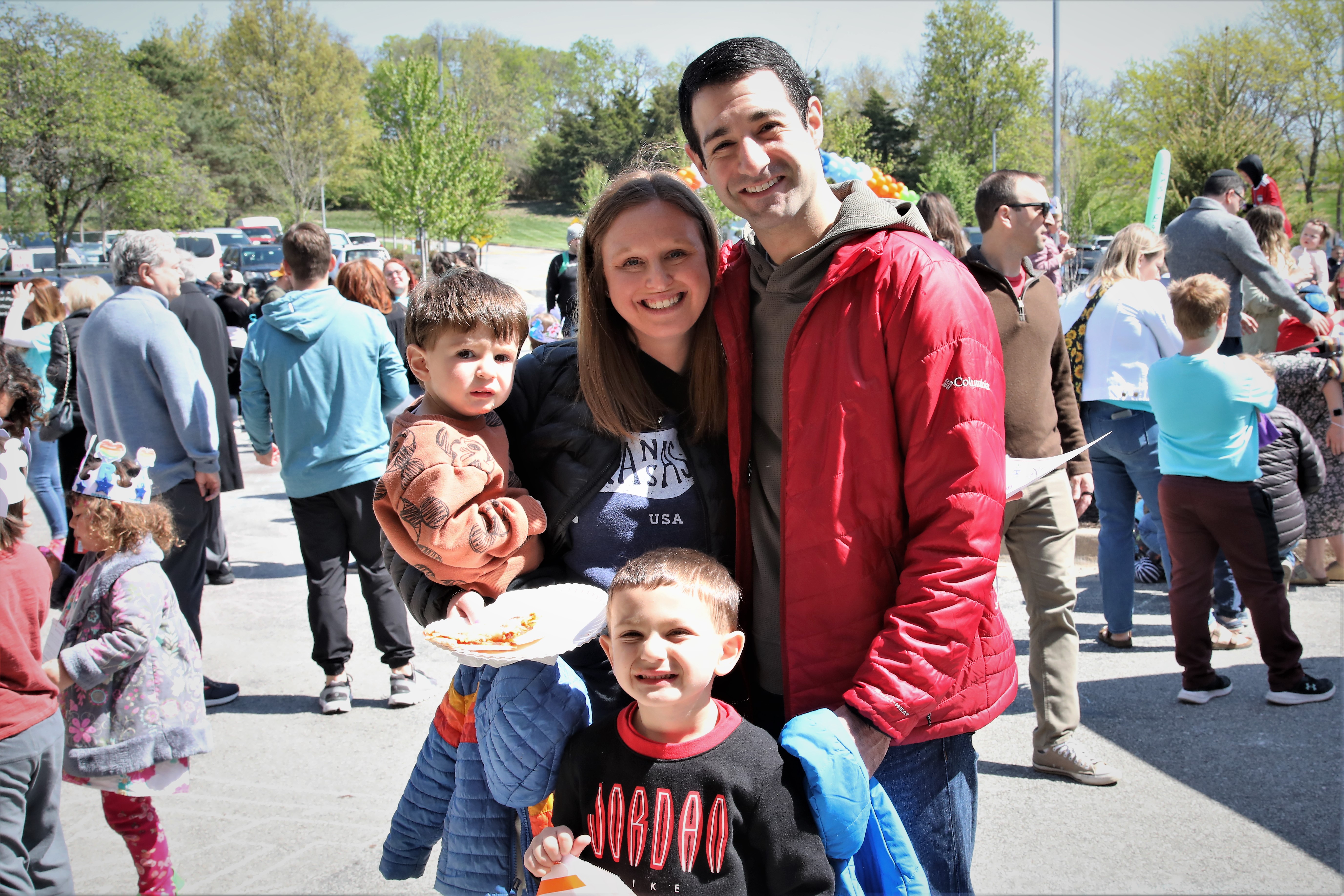 JFS Board Member and incoming Board President Jeff Stolper with wife Lisa and children Bo and Nash
